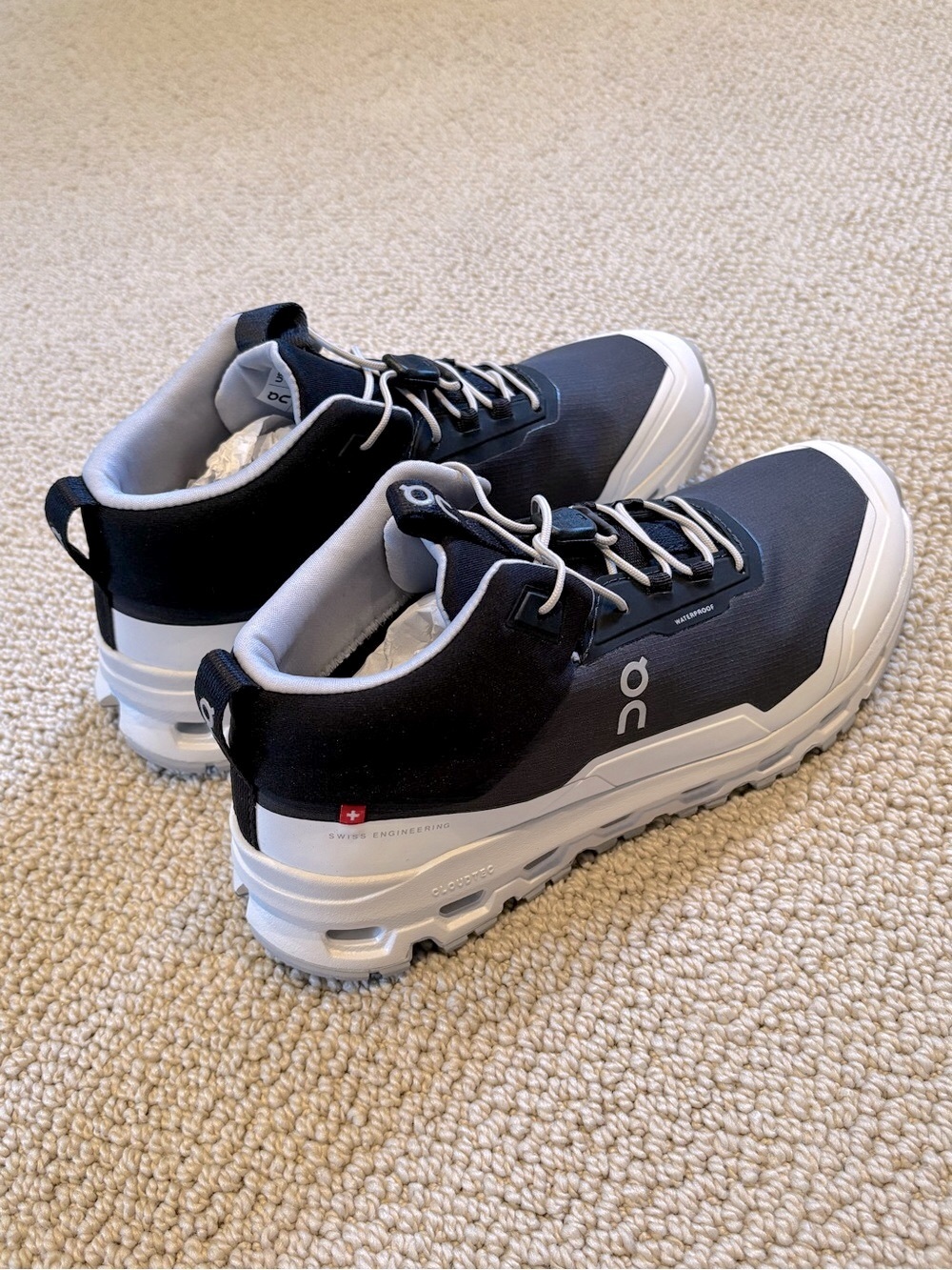 New On Running Cloudhero Mid Waterproof Black and White Mid-Top Sneakers